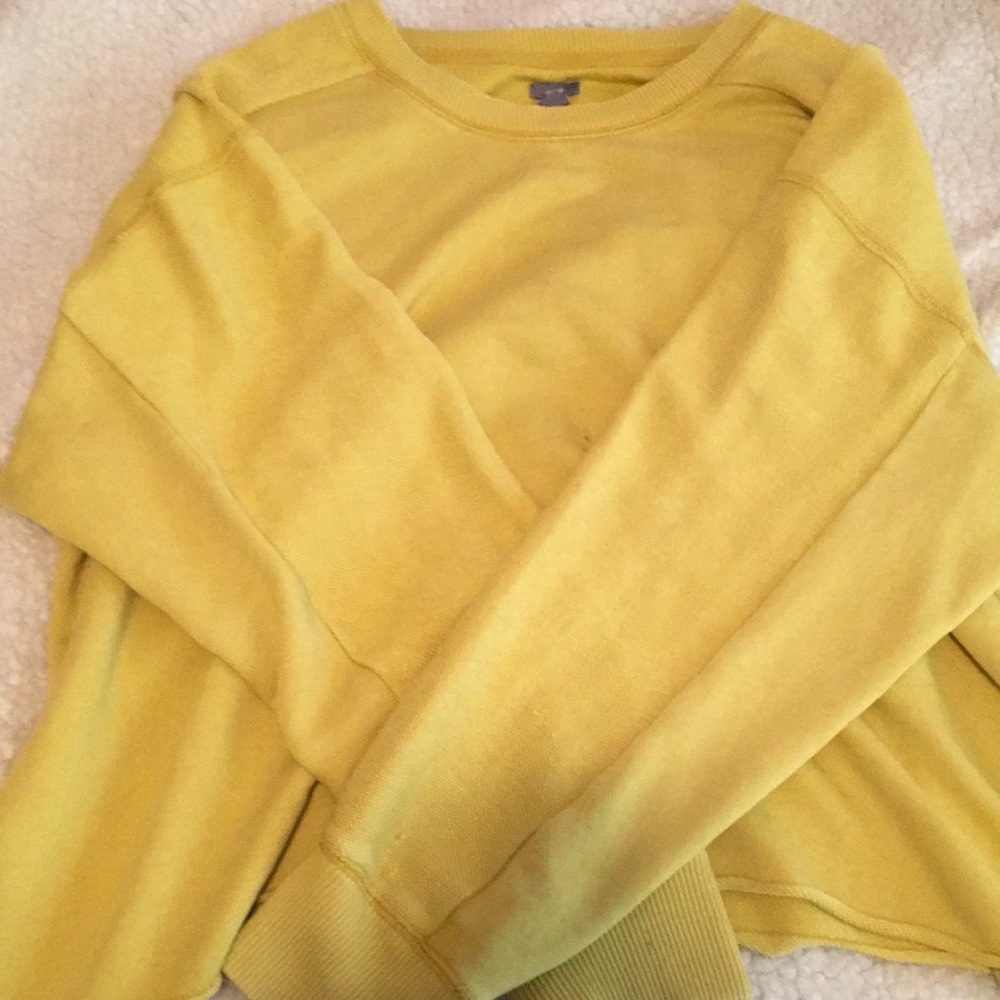 Yellow sweatshirt